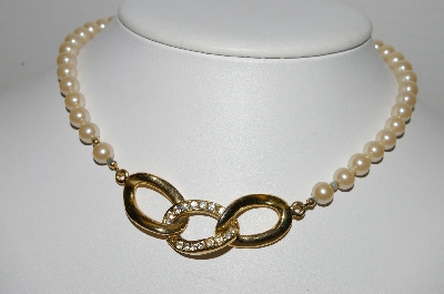 +MBA #91-083   "Vintage Gold Plated Rhinestone Center Faux Pearl Necklace"