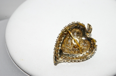 +MBA #91-002   "Vintage Goldtone Blue Rhinestone & Faux Pearl Heart Pin"