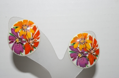 +MBA #91-092   "Vintage White Acrylic Floral Pierced Earrings"