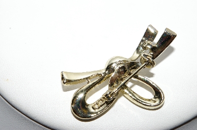 +MBA #91-071   "Sarah Coventry Small Gold Tone Faux Pearl Bow Pin"