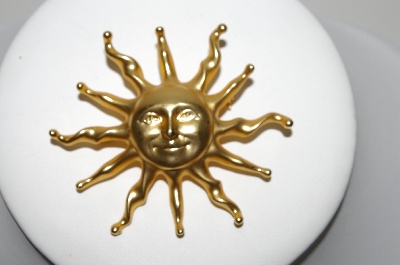 +MBA #91-128   "Vintage Gold Plated Fancy Sun Pin"