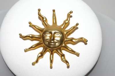 +MBA #91-128   "Vintage Gold Plated Fancy Sun Pin"