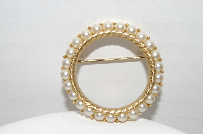 +MBA #91-269   "Trifari Gold Tone Circle Faux Pearl Pin"