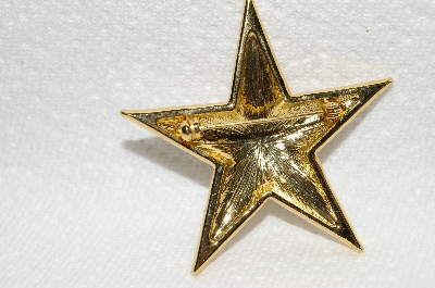 **MBA #E48-035   "Vintage Gold Tone Fancy Clear Crystal & Faux Pearl Star Pin"