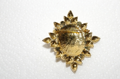**MBA #E48-051   "Vintage Gold Tone Clear Crystal Crystal Rhinestone & Faux Pearl Pin"