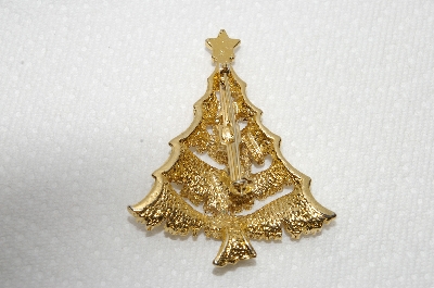 **MBA #E48-113   "Gerrys Gold Tone Christmas Tree Pin 1960's"