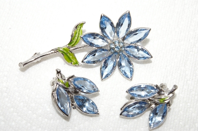 +MBA #E48-059   "Vintage Silvertone Blue Glass Flower Pin & Matching Earrings"