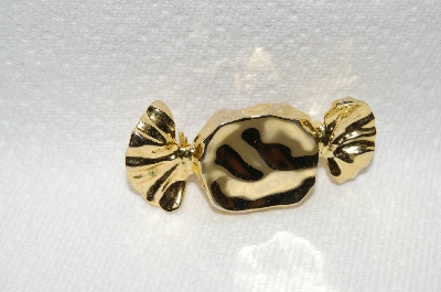 **MBA #E48-121   "Vintage Gold Plated Wraped Candy Pin"