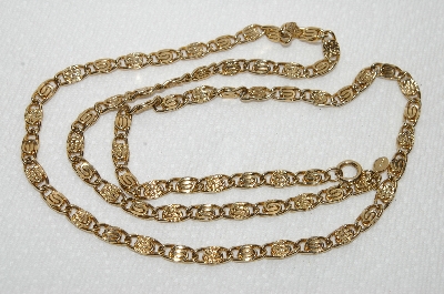 +  MBA #E48-207   "Avon Fancy Gold Tone Chain"