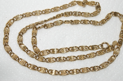 +  MBA #E48-207   "Avon Fancy Gold Tone Chain"