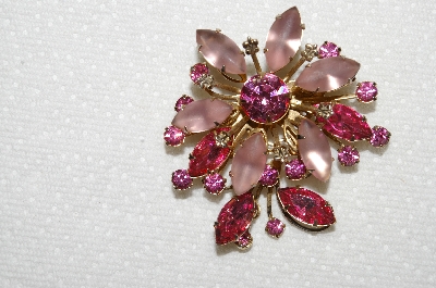 **MBA #E50-148   "Vintage Gold Tone Pink Glass & Pink Rhinestone Brooch"