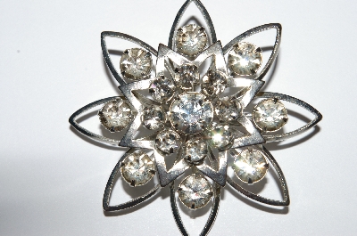 **MBA #E50-191   "Vintage Silvertone Clear Crystal Rhinestone Flower Pin"