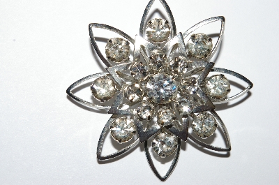 **MBA #E50-191   "Vintage Silvertone Clear Crystal Rhinestone Flower Pin"