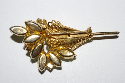 **MBA #E50-174   "Vintage Gold Tone Art Glass & Rhinestone Flower Pin"