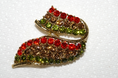 **MBA #E50-132   "Vintage Gold Tone Multi Colored Crystal Rhinestone Pin"