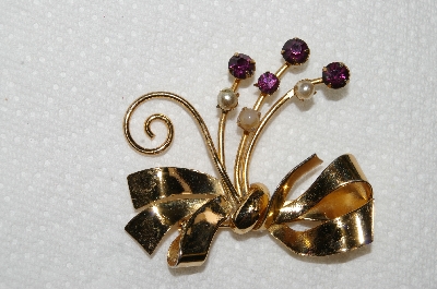 +MBA #E52-184   "Coro Gold Tone Purple Rhinestone & Faux Pearl Fancy Bow Pin"