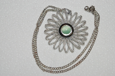 +MBA #E52-126   "Vintage Silvertone Green Glass Stone Pendant & 18" Chain"