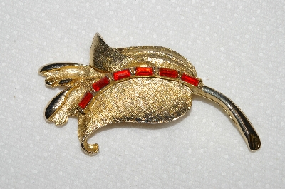 **MBA #E52-231   "Vintage Goldtone Orange Crystal Rhinestone Flower Pin"