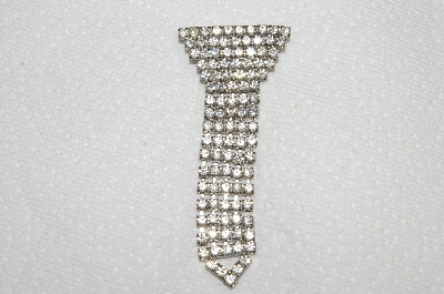 **MBA #E52-218   "Vintage Silvertone Clear Crystal Rhinestone "Tie" Pin"
