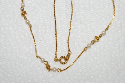+MBA #E52-033   "Vintage Gold Plated Faux Pearl Knot Necklace"