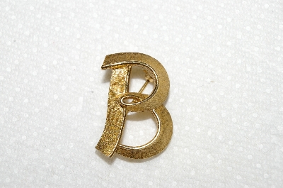 +MBA #E52-253   "Trifari Gold Plated "B" Pin"