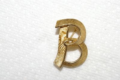 +MBA #E52-253   "Trifari Gold Plated "B" Pin"