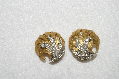 +MBA #E53-164   "Vintage Two Tone Clear Crystal Rhinestone Clip On Earrings"