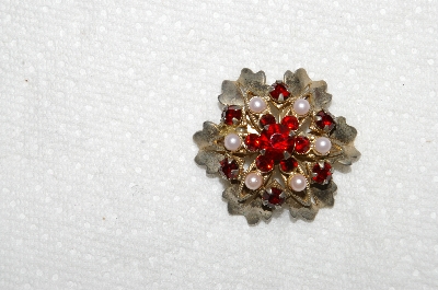 **MBA #E53-232   "Vintage Goldtone Red Crystal Rhinestone & Faux Pearl Flower Pin"