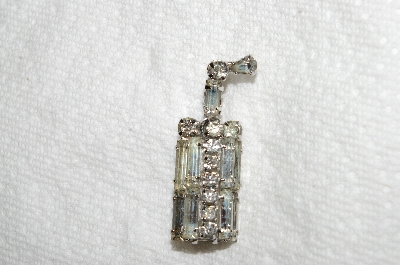 **MBA #E53-193   "Vintage Silvertone Clear Crystal Rhinestone Pin"