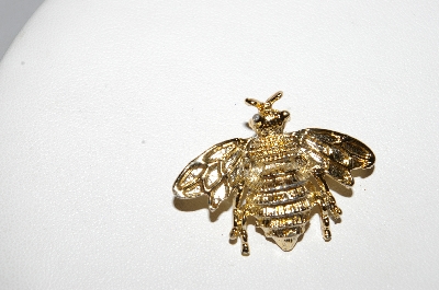**MBA #E51-236   "Vintage Gold Plated Bee Pin"