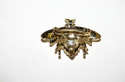 **MBA #E51-236   "Vintage Gold Plated Bee Pin"