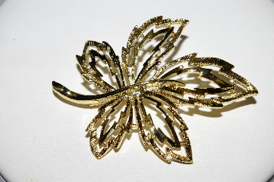 **MBA #E51-240   "Vintage Gold Plated Fancy Leaf Pin"