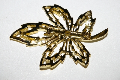 **MBA #E51-240   "Vintage Gold Plated Fancy Leaf Pin"