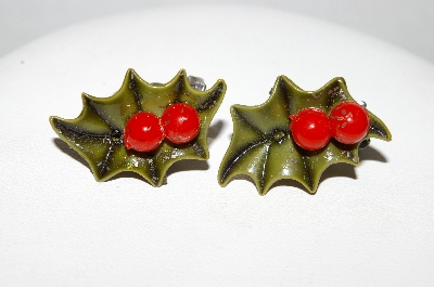 +MBA #E51-012    "Vintage Termoplastic Holly Leaf With Berries Clip On Earrings"