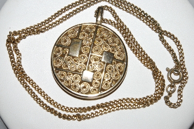 +MBA #E51-072   "Sarah Coventry Fancy Gold Tone Pendant With Chain"