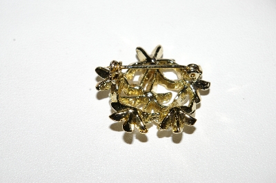 **MBA #E51-256   "Vintage Gold Plated White Enamel & Bead 6 Flower Pin"