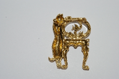 **MBA #E51-023   "Gold Plated Cat & Fish Bowl Pin"