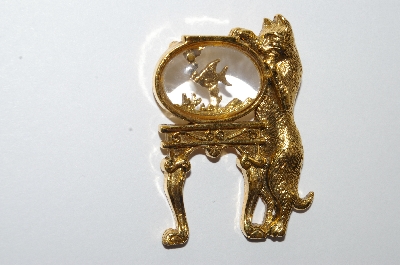 **MBA #E51-023   "Gold Plated Cat & Fish Bowl Pin"