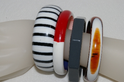 +MBA #E54-094   "Vintage Lot Of  "4" Plastic Bangle Bracelets"