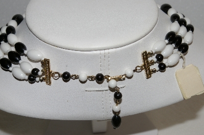 +MBA #E54-144   "Made In Hong Kong Black & White 3 Row Acrylic Bead Necklace"