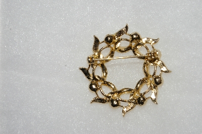 **MBA #E54-282   "Vintage Gold Plated Clear Crystal Rhinestone & Faux Glass Pearl Fancy Wreath Pin"