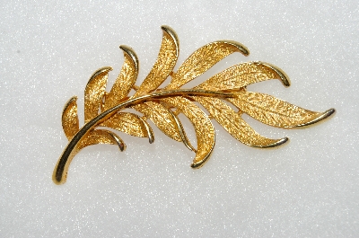 +MBA #E54-025   "JJ Jonette Jewelry Co. Gold Tone Fancy Leaf Pin"