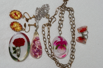 **MBA #E54-210   "Vintage Lot Of 5 Pieces Of Encased Lucite Jewelry"