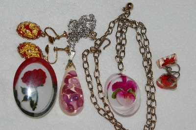 **MBA #E54-210   "Vintage Lot Of 5 Pieces Of Encased Lucite Jewelry"