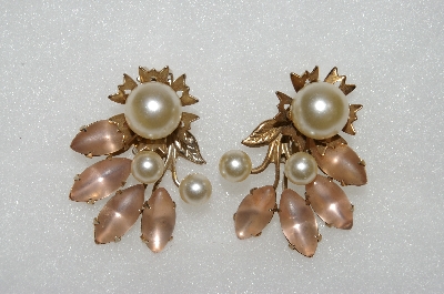 +MBA #E54-290   "Vintage Gold Tone Pink Frosted Glass Stone & Faux Glass Pearl Clip On Earrings"