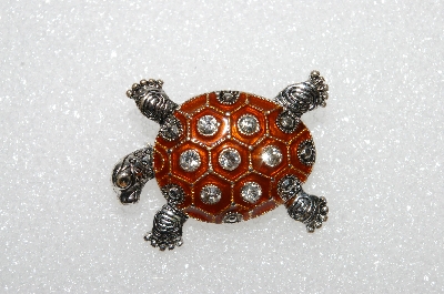 **MBA #E55-166   "Vintage Silvertone Clear Crystal Enameled Turtle Pin"