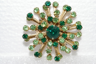 **MBA #E55-135   "Vintage Gold Tone Green Crystal Rhinestone Brooch"