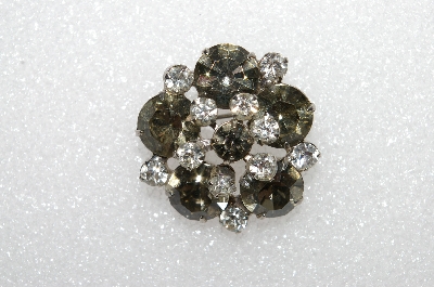 **MBA #E55-158   "Vintage Silvertone Grey & Clear Crystal Rhinestone Pin"