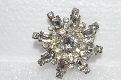 **MBA #E55-140   "Vintage Silvertone Clear Crystal Rhinestone Fancy Pin"