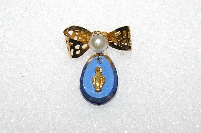 +MBA #S51-198   "Vintage Gold Plated Blue Glass Stone Bow Pin"